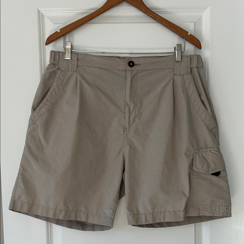 Simms Fishing Products Shorts Sz L w MEASUREMENTS w Zipper Pockets, Velcro